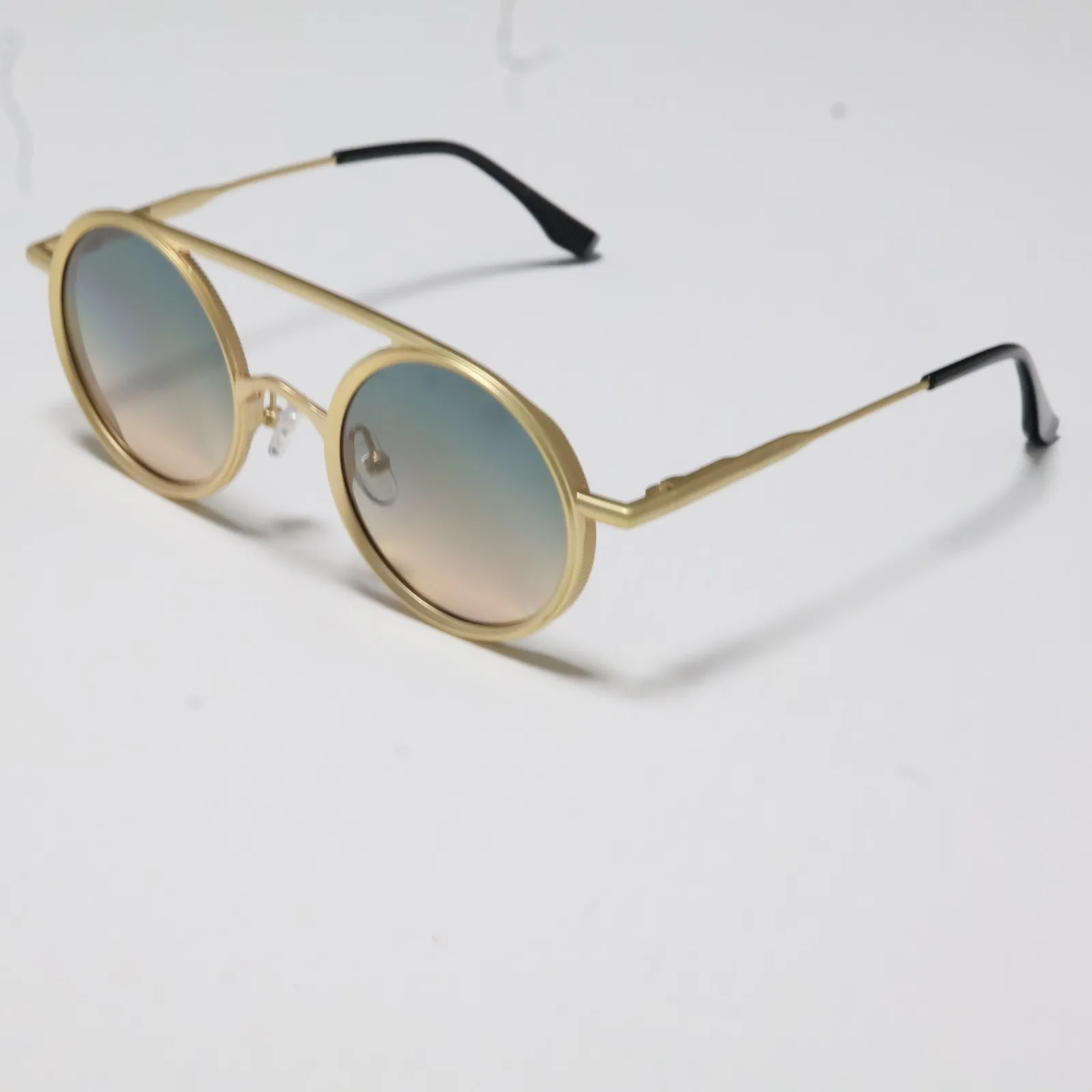 

Retro Square Trend Tinted Sunlasses Men Women Personality Presbyopic Outdoor Shade Sunglasses