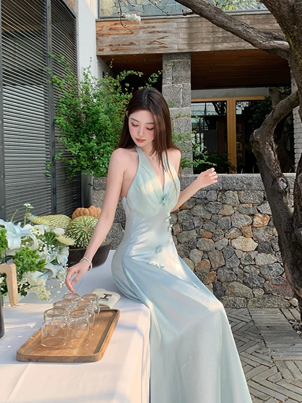 Niebieska satynowa suknia z dekoltem w serek, z wiązaniem w talii, długa, w stylu francuskim, idealna na letnie wakacje, plażowa, o kroju litery A, zapinana na zamek.