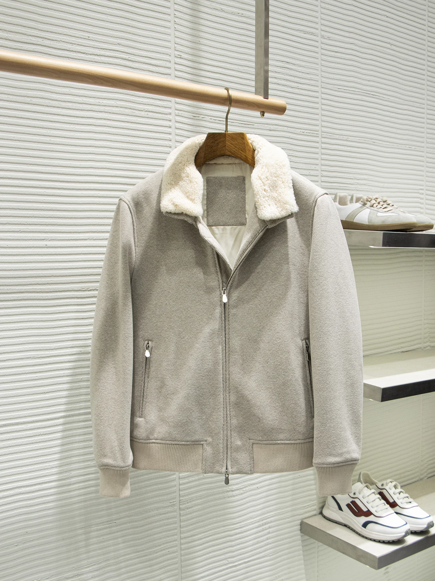 

Итальянская высококачественная утолщенная теплая повседневная мужская куртка со съемным шерстяным воротником-стойкой