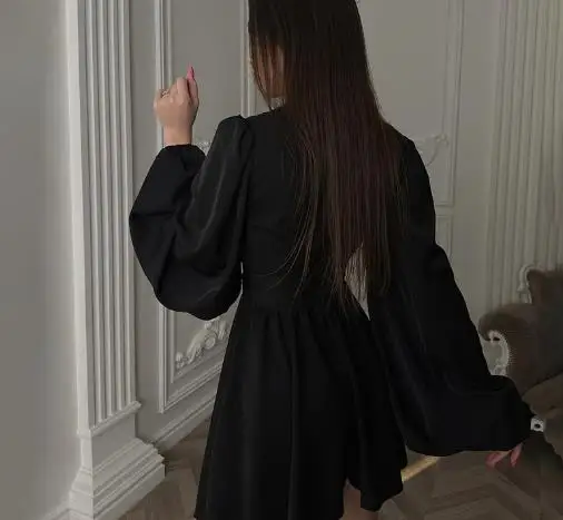 

Autumn 2025 Fashion Temperament Solid Color Long Sleeved V-Neck Top Jumpsuit Short Skirt - New Style for Women