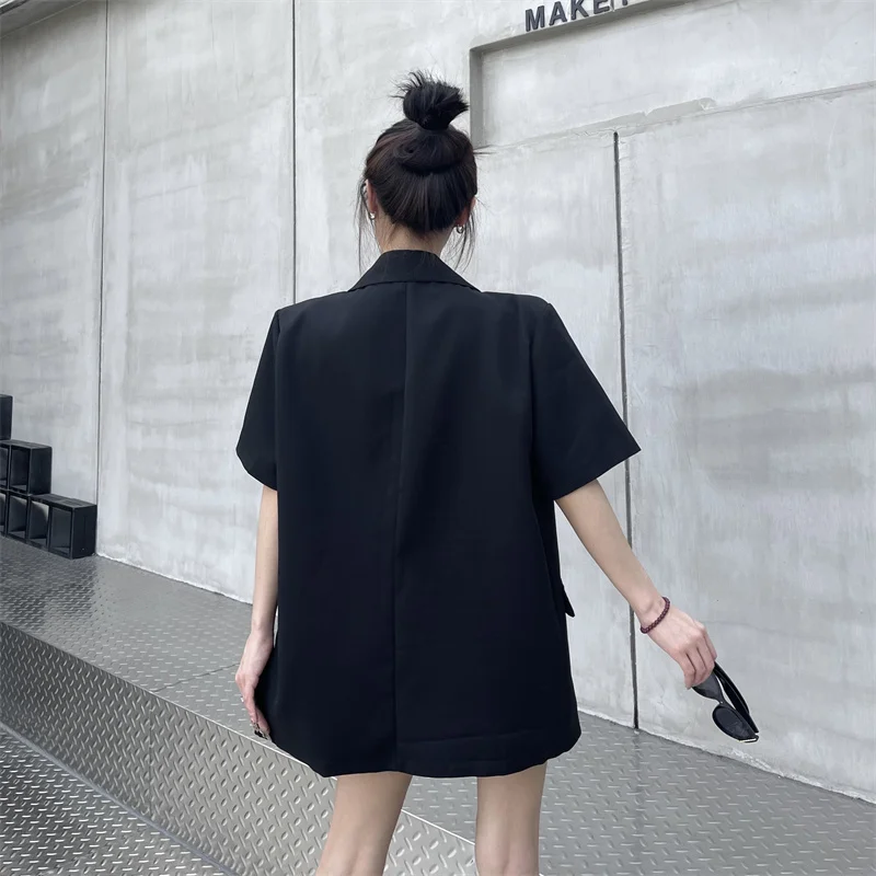 سترات غير رسمية فضفاضة أنيقة لعام 2025 للنساء معطف بأكمام قصيرة ومزاجية معطف نسائي جديد مطرز بالترتر ملابس علوية غير رسمية