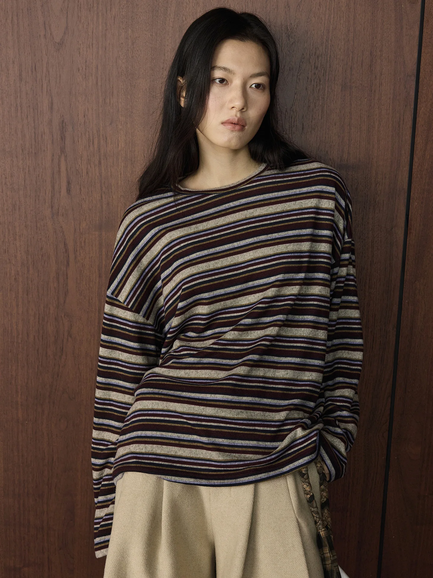 

Зимняя новая корейская версия, простая полосатая футболка с круглым вырезом в ленивом стиле, свободный утягивающий удобный топ для женщин