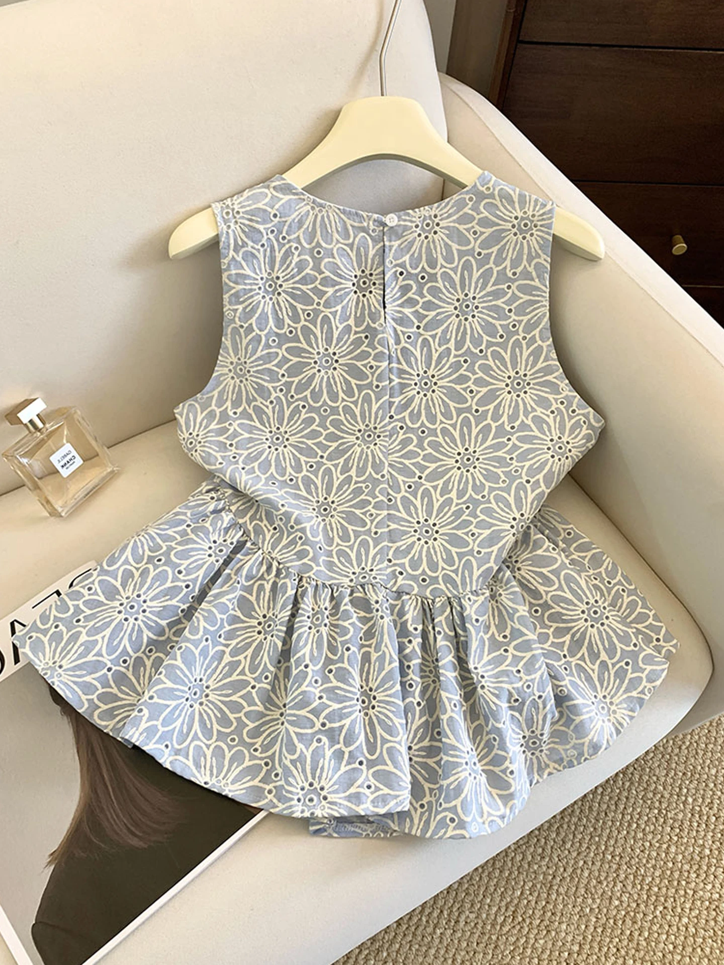 

Корейский Sle Chic ретро вышитый круглый жилет Ne Svel, женский летний новый свободный красивый топ, модный повседневный топ...