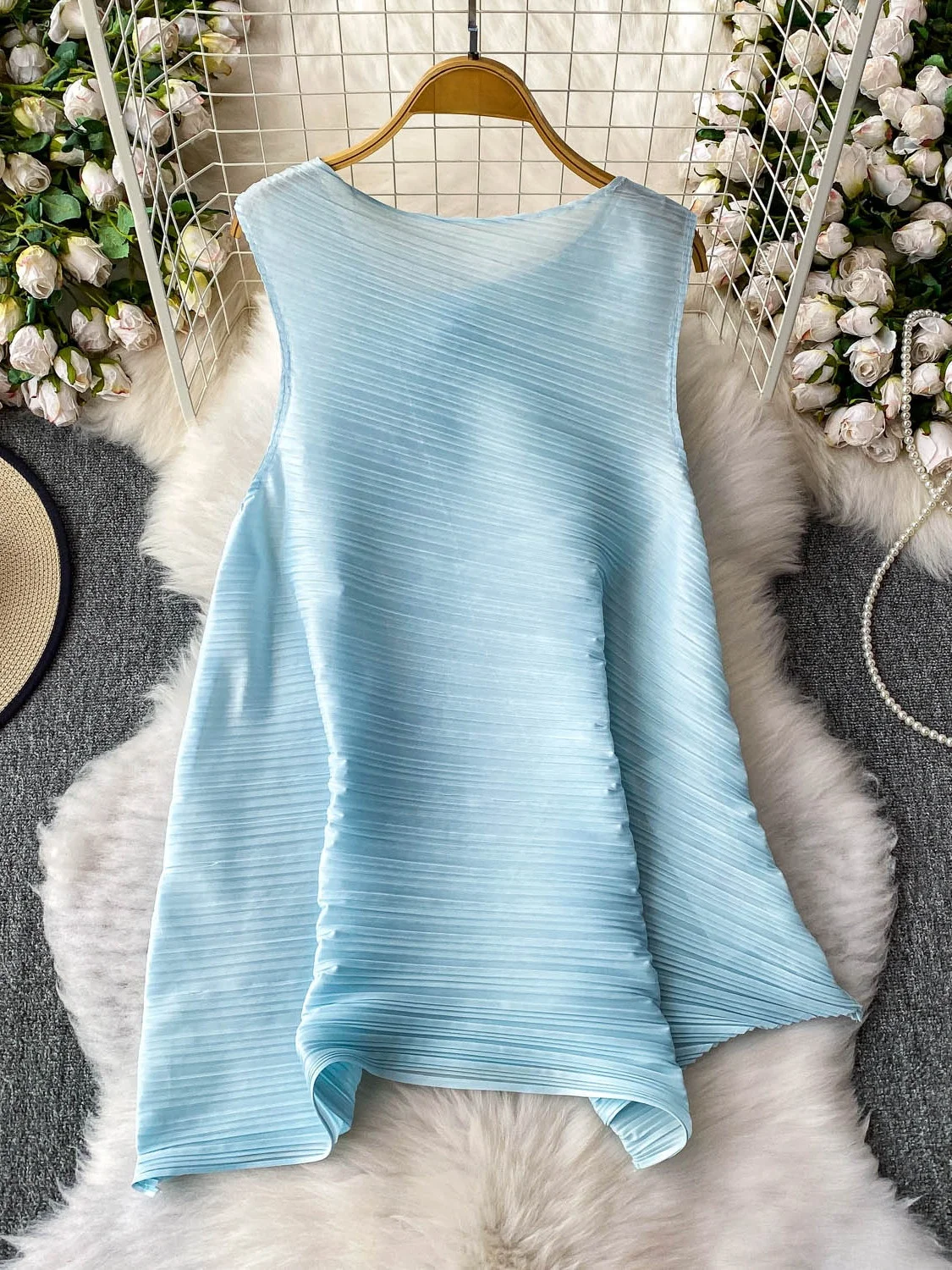 

High-End Women's Svel Vest Summer Design Loose Fit Folded Collar Flower Pattern Slimming Asymmetrical Top