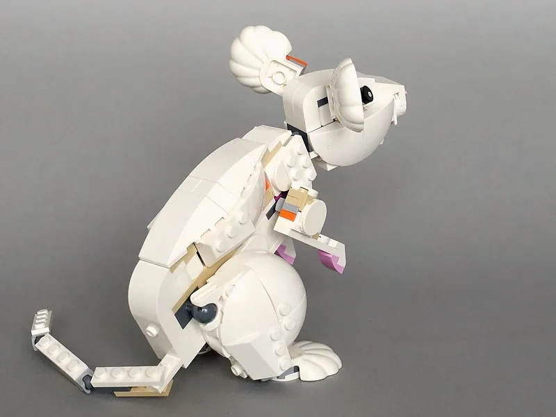 ชุดตัวต่อโมเดลหนูทดลองสีขาว MOC 201 ชิ้น ขายดี ของเล่นประกอบสำหรับเด็ก ของขวัญเซอร์ไพรส์เทศกาล