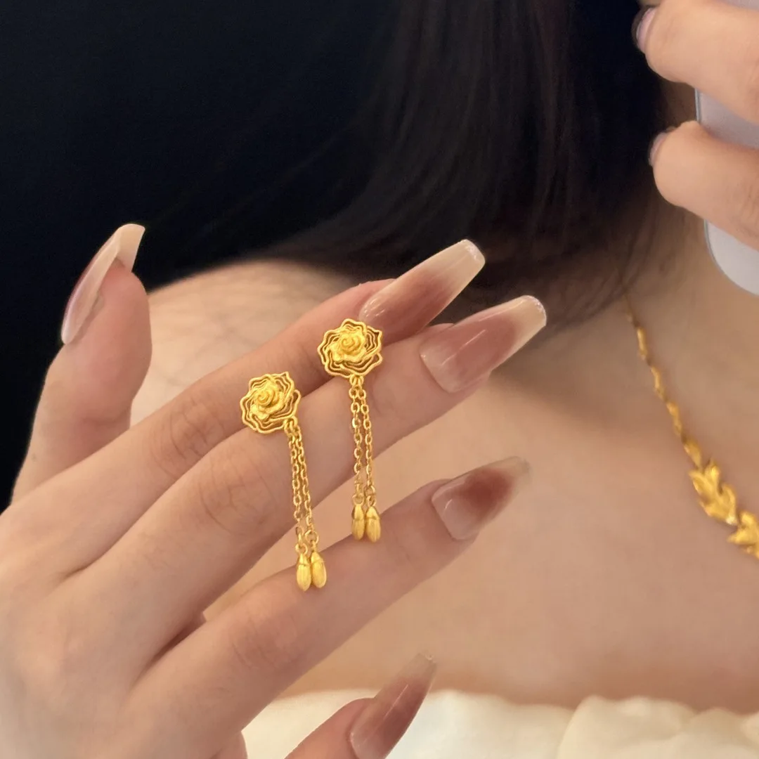 Vintage hollow out rose flower earrings for women elegant romantic light luxury Radiant tassel earings stud banquet jewelry