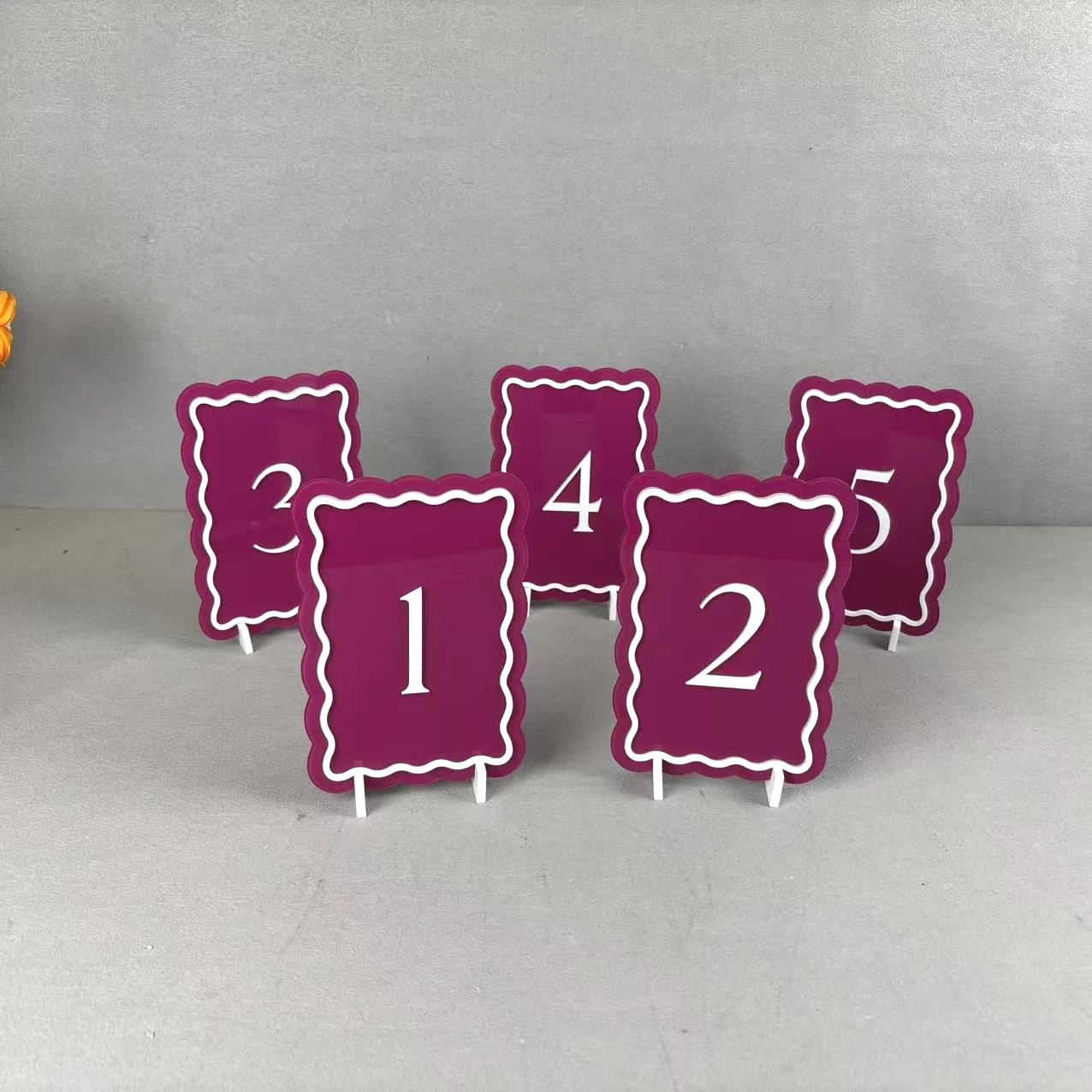 Wavy Wedding Table Numbers Cus - đánh giá và giá Table Number Gold