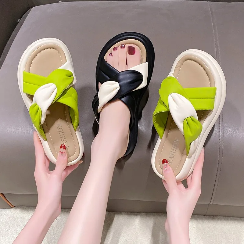 Women's PU Slippers Summer Color Matching Cute Medium Heel Slippers 2024 High Quality Flat Bottom Comfortable Outerwear Slippers