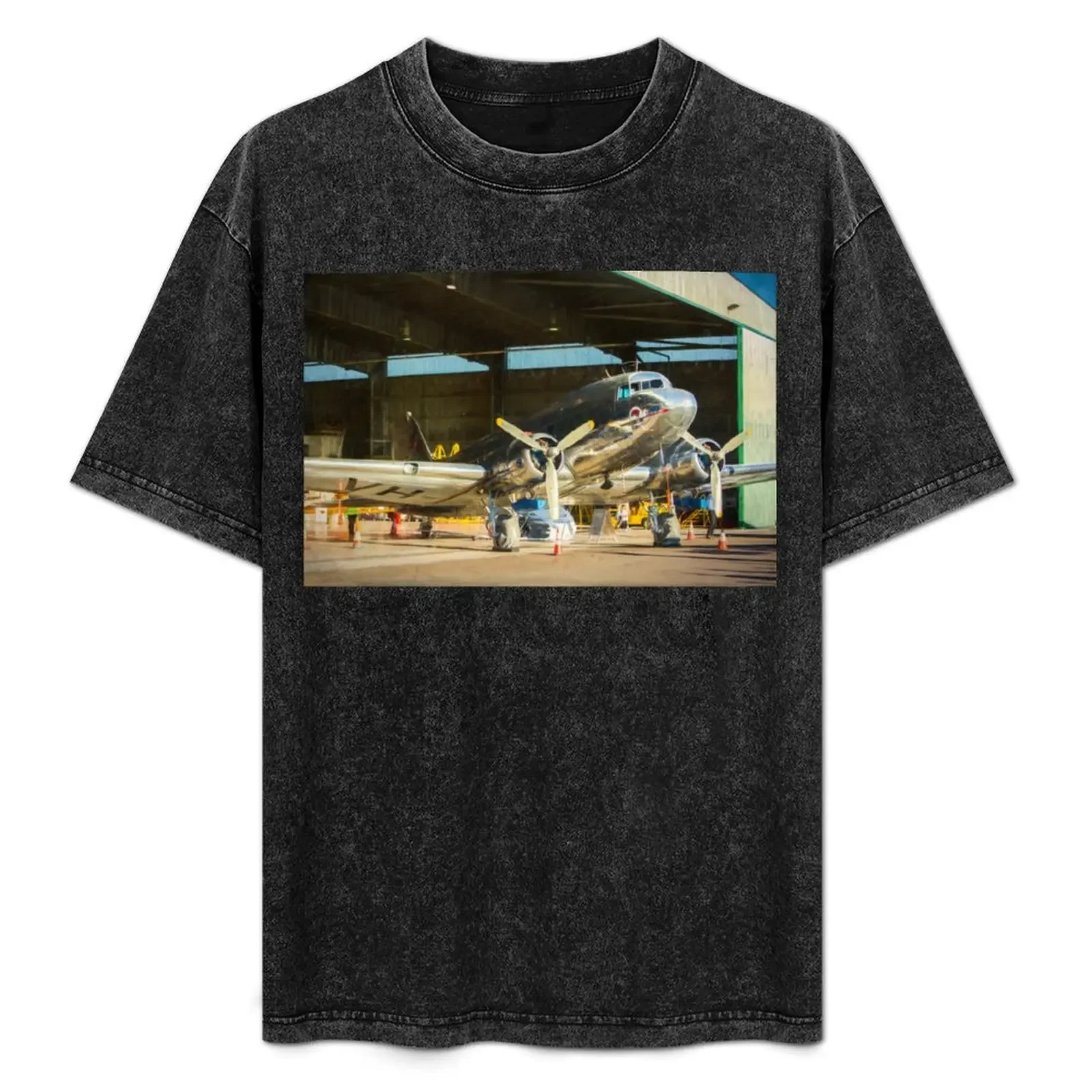 

Douglas DC3 in the Hangar T-Shirt Short sleeve tee Louboutins topping t shirt men 100℅ cotton