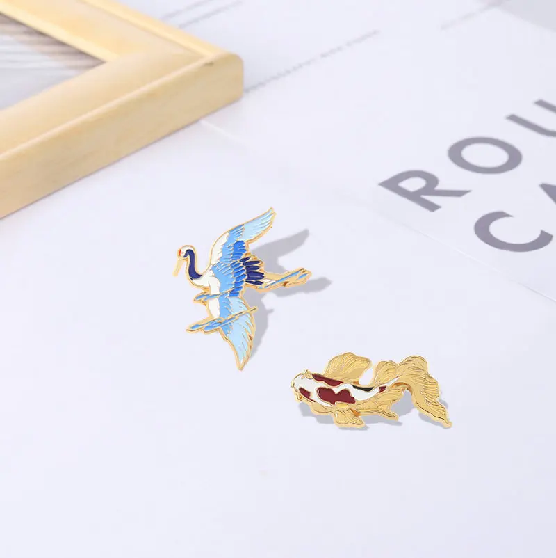 Crane Koi Brooch Custom Good Luck Soar In The Sky Brooches for Women Trendy Elegant Pins Party Wedding Jewelry Gift for Friends