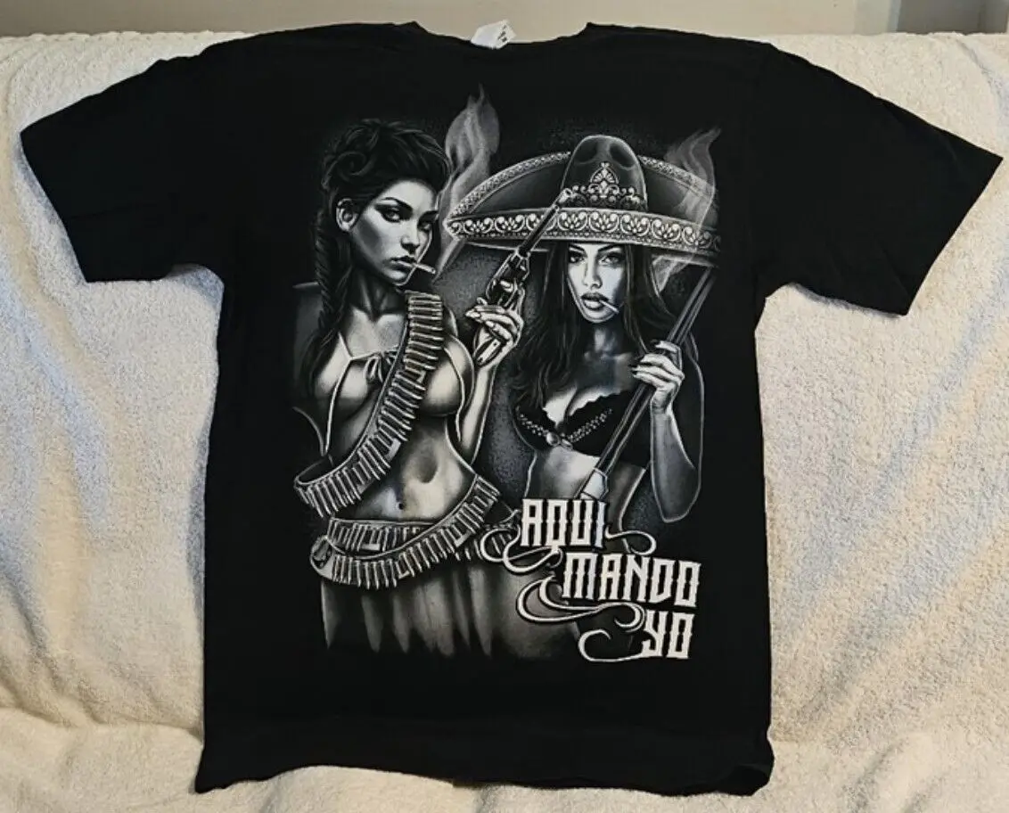 SEXY LADIES GUN RIFLE BULLET HAT SOMBRERO SMOKING MEXICO AQUI MANDO YO T-SHIRT