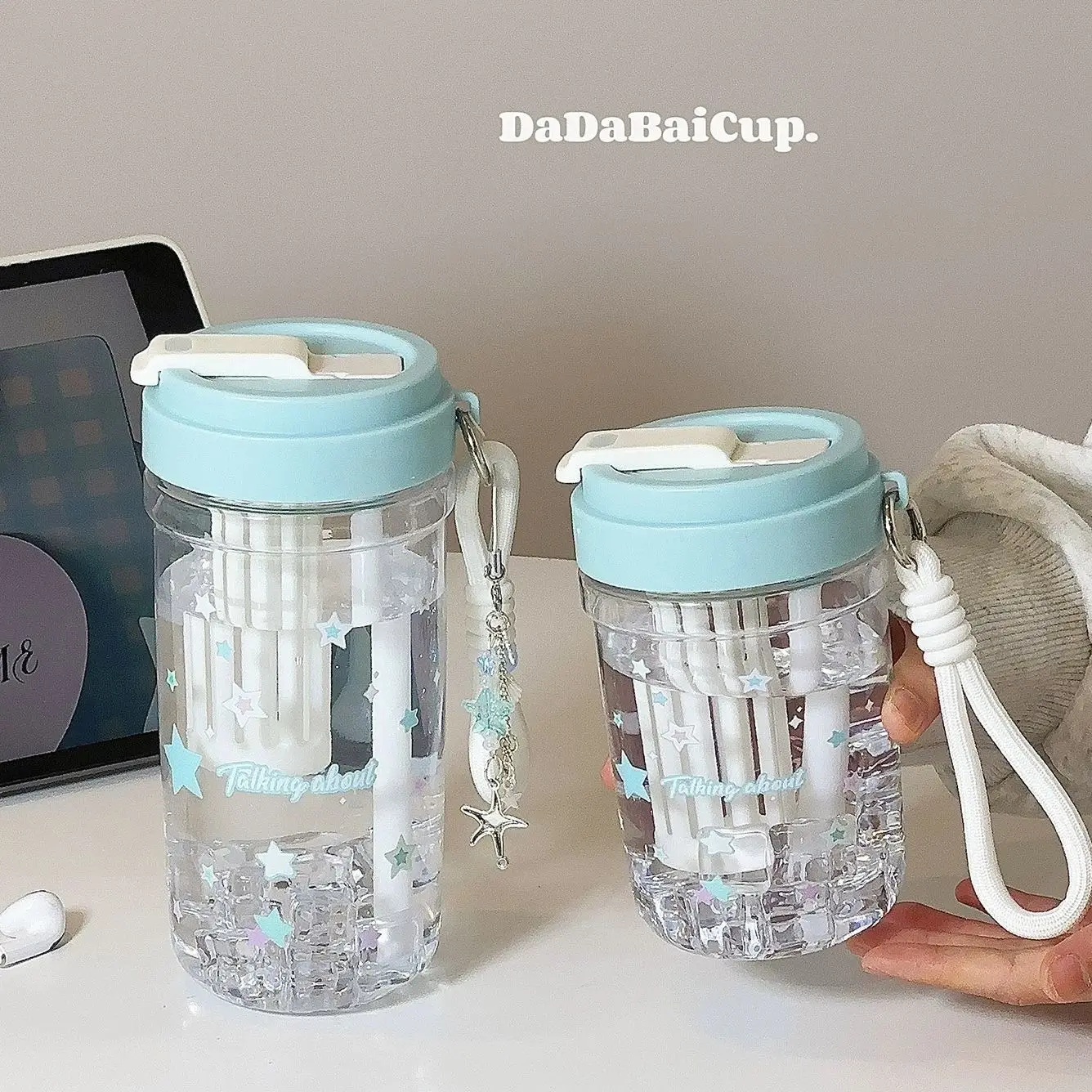 

580/780ml Plastic Water Bottle Water Cup with Straw Simple Large Capacity Portable Drop Resistant and Portable Cup Bottle Water