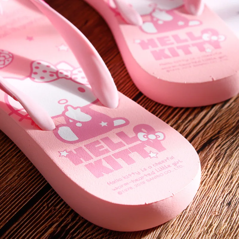 Sanrios Flip Flops Hello Kittys Girl Summer Anime Seaside Beach Wear Outside Anti-Slip Soft Sandals Kawaii Cartoon Home Shoes