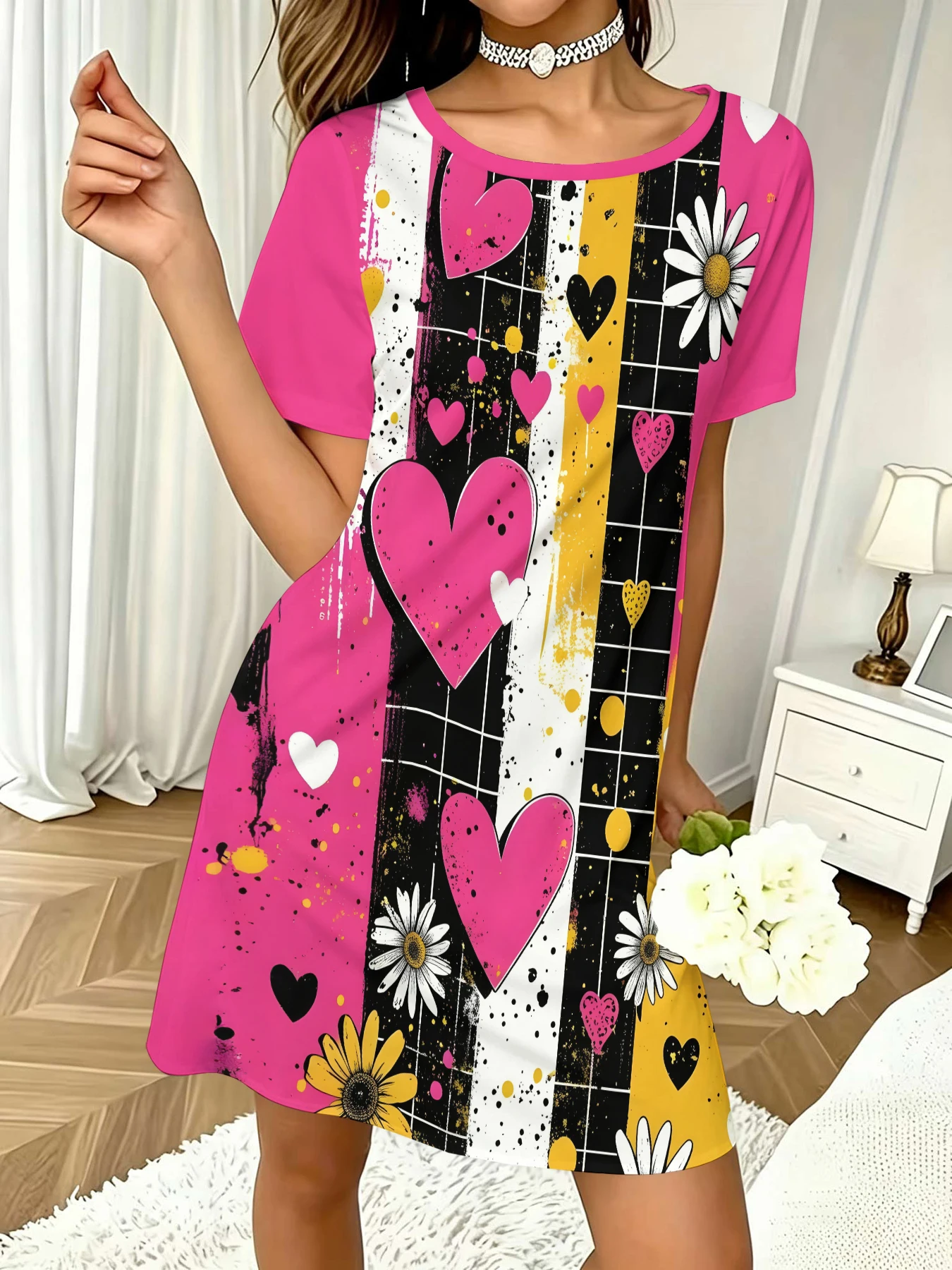 Women's Round Neck Short-Sleeved Dress, Graffiti Style Vertical Stripes, Contrasting Colors, Hearts, Daisies, Splash Ink All-Over Print Casual Dress