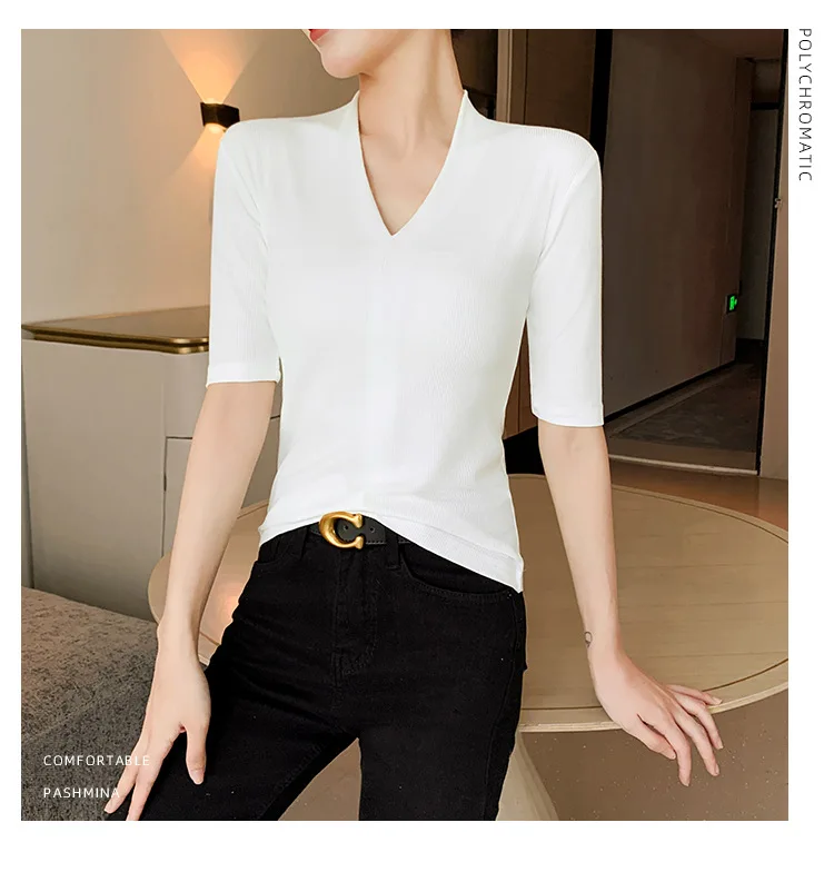 

Stylish, Slimming V-Neck Mid-Sleeve Ribbed T-Shirt for Women: A Flattering, Elegant Layering Piece with Three-Quarter Sleeves