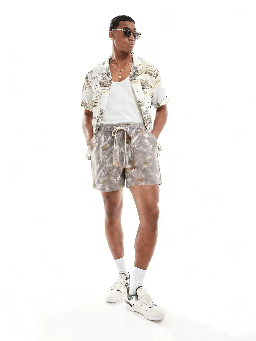 

Men Casual Camouflage Shorts Elastic Waist Drawstring Quick Dry Lounge Shorts With Pockets