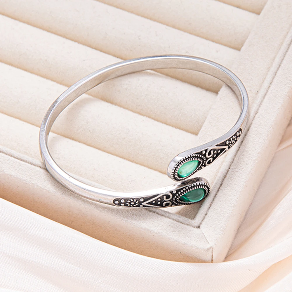 A Fashionable Retro Inlaid Imitation Green Agate Water Drop Men and Women Adjustable Open Bracelet, Bohemian Style Summer Hundre