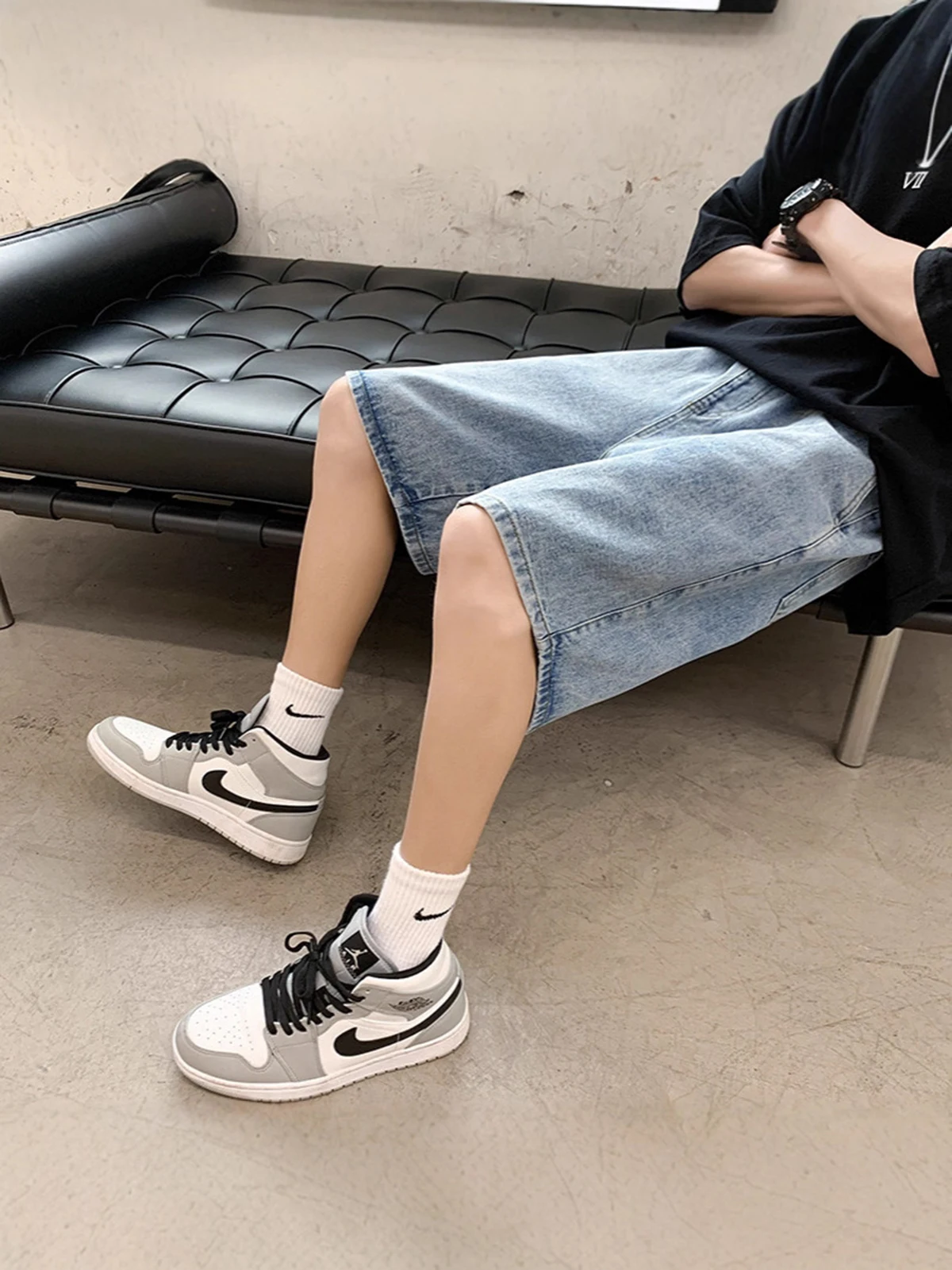 

Men's loose straight-cut five-inch jeans, casual and trendy pants for young men, easy to match