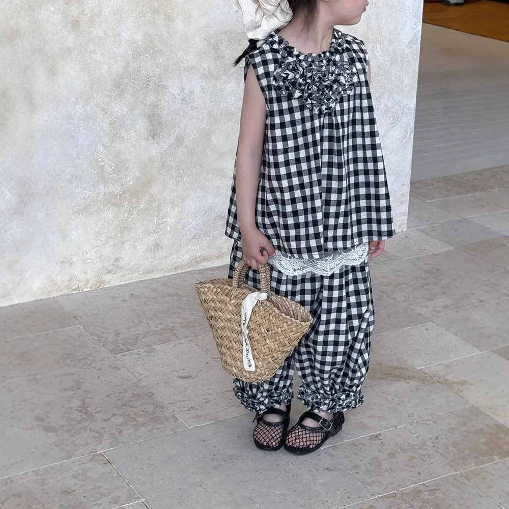 

Girls' Heavy Industry Disc Flower Plaid Set 2025 Summer New Korean Version Children's Handmade Flower Plaid Top Pants