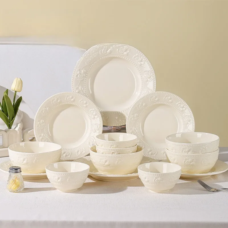 Relief Strawberry Dishes Simple Tableware High-temperature Underglaze Colored Ceramic Bowls Household Noodle Bowls