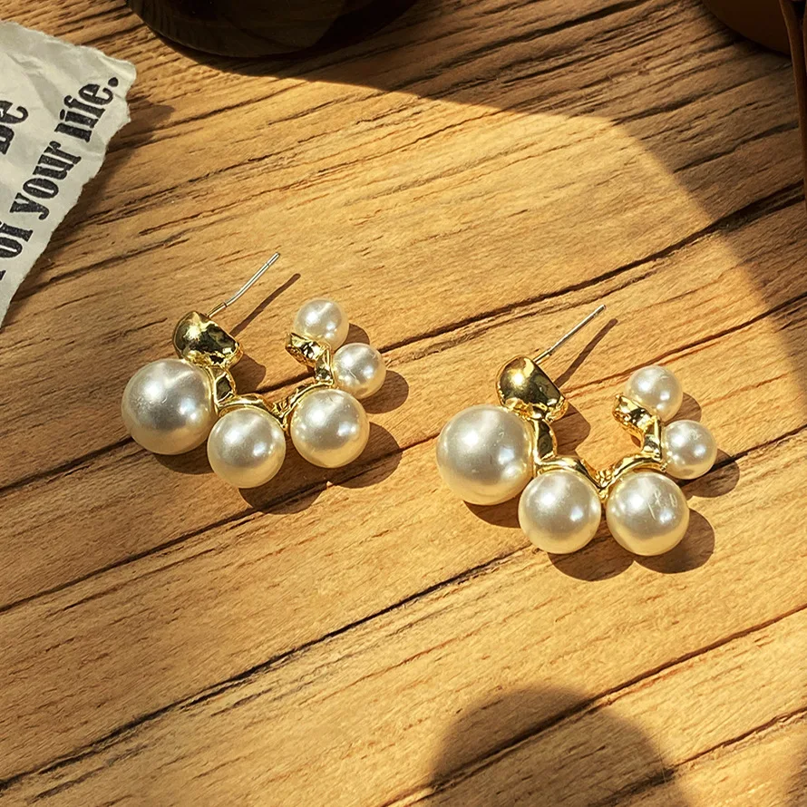 Two-Piece Set Pearl Retro Temperament Niche Letter C-Shaped Earrings for Women