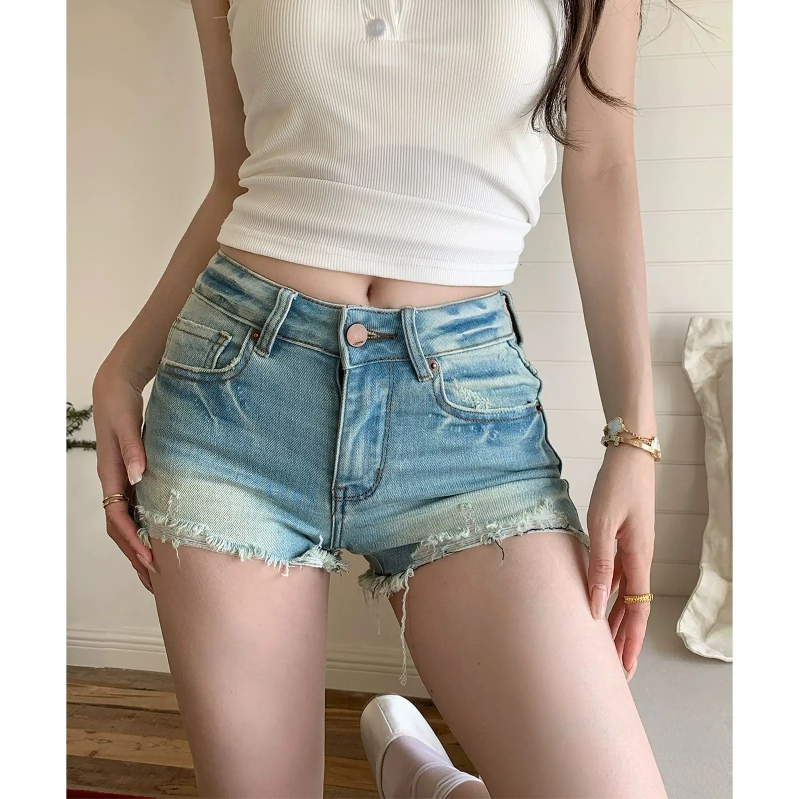 2026 Retro Washed Old Light Blue Denim Shorts Women's Summer Rough Edge Slim-fitting Sexy Hip-wrapped Hot Pants