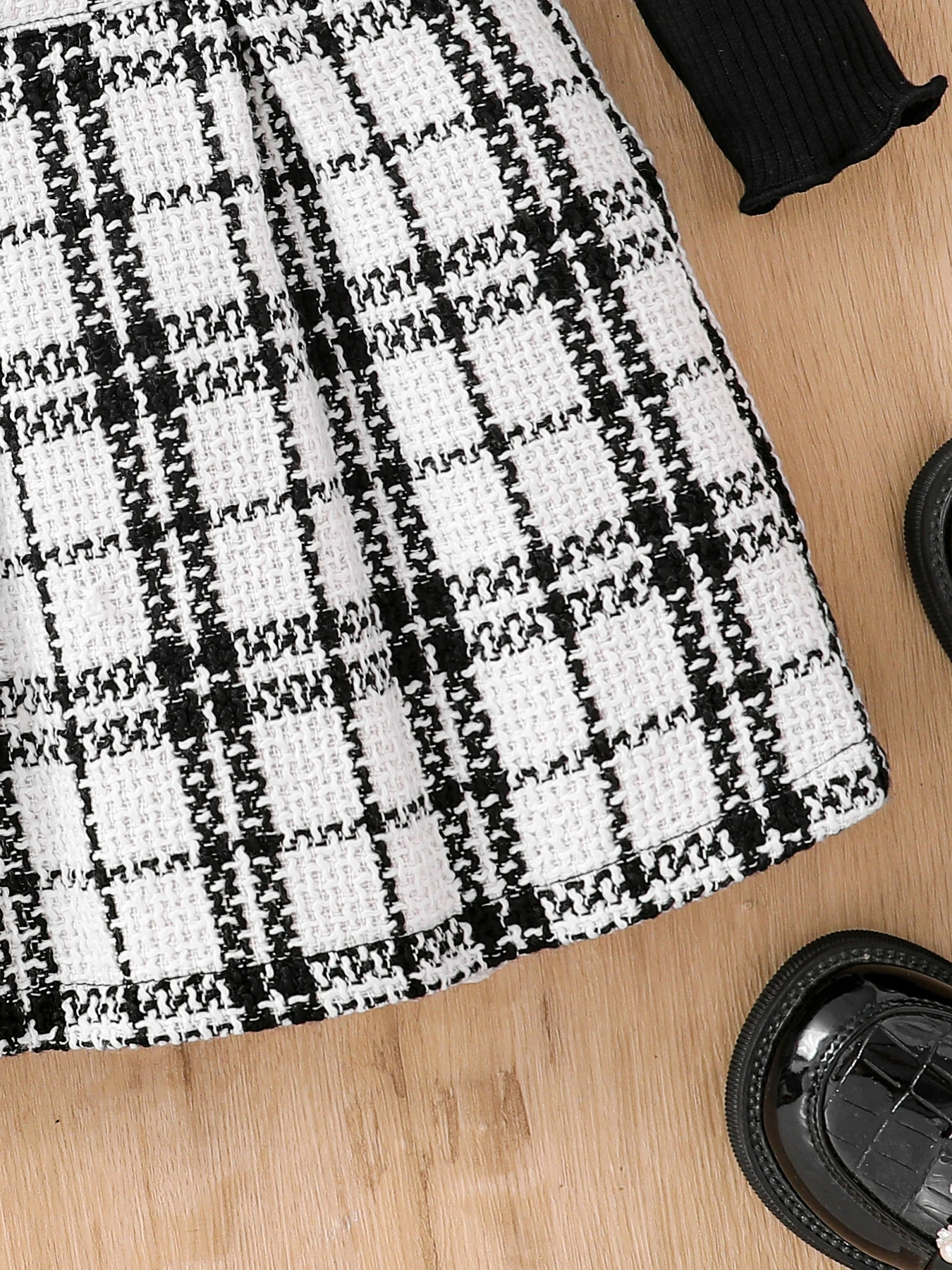 Children\'s clothing, girls\' autumn fashion dress 2-piece set, black high neck knitted long sleeved+white checkered skirt