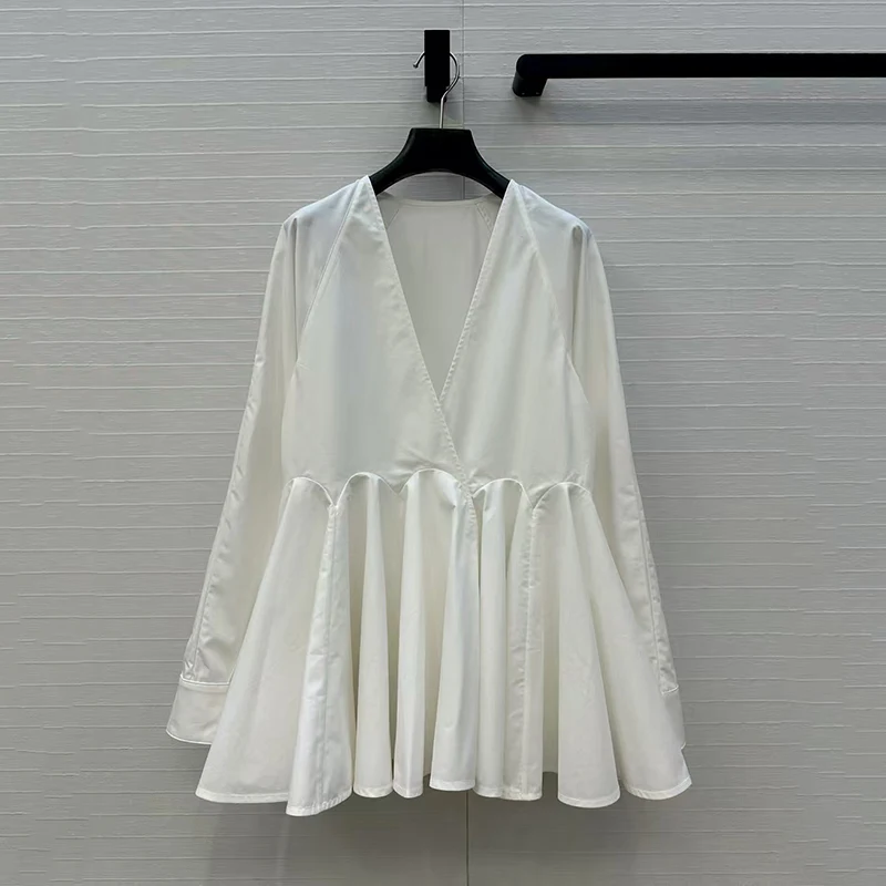 

French-style elegant deep V-neck white top, long sleeves, cinched waist skirt, shirt, stylish commuting style, 2025 new style