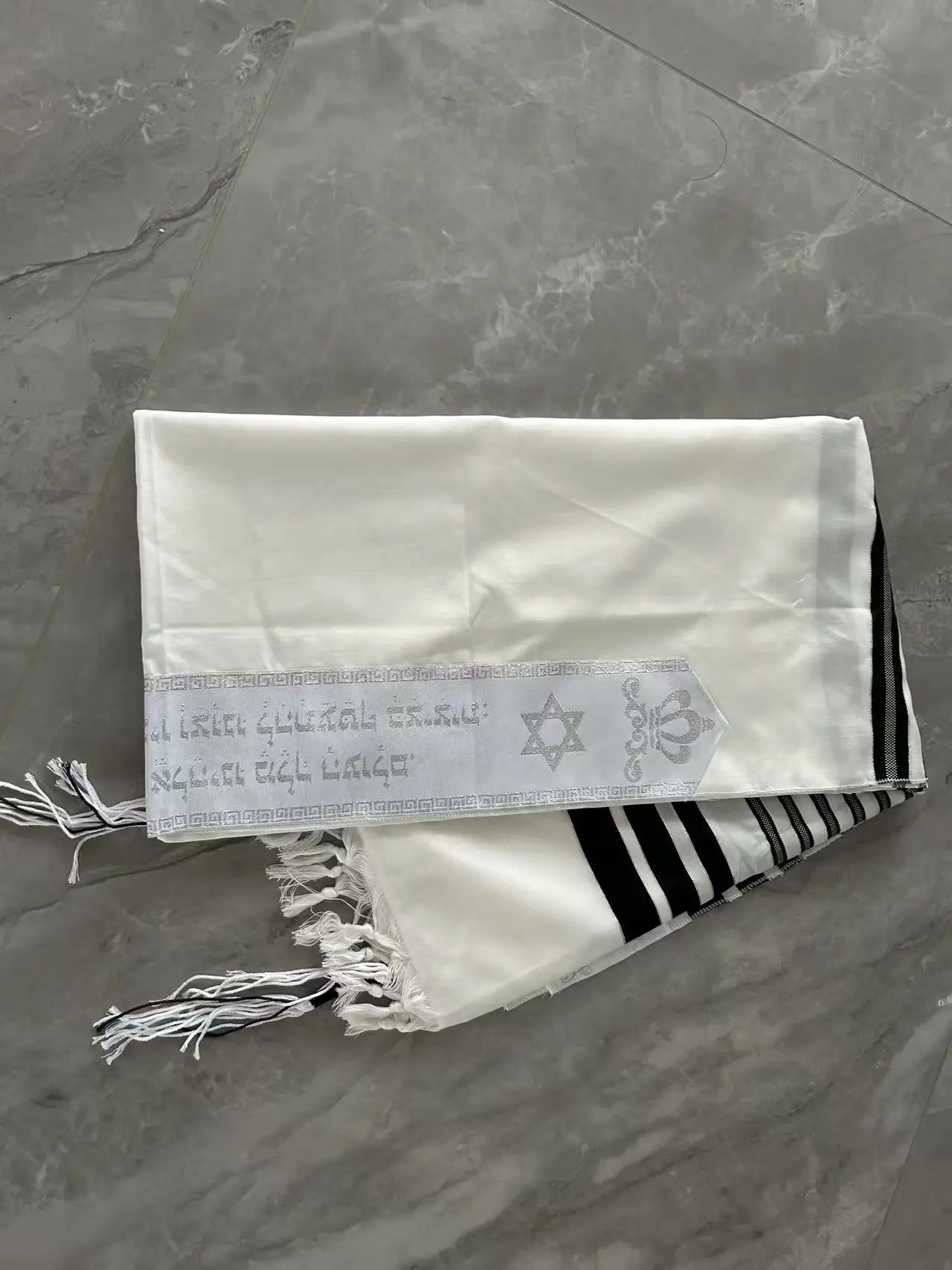 Scialle di preghiera ebraico Tallit 140x190 cm per uomo donna con strisce bianche argento Benedizione Talit sulla fascia da collo Sciarpa israeliana Tallis