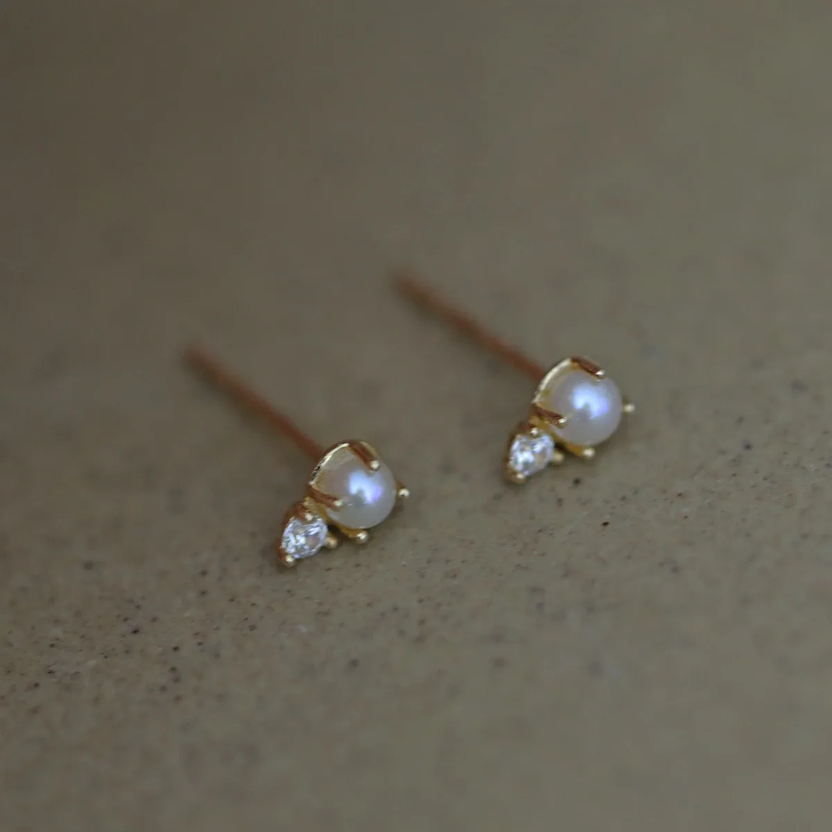 925 Sterling Silver Plated 14K Gold Mini Shell Pearl Zircon Earrings for Women Exquisite Party Jewelry Accessories