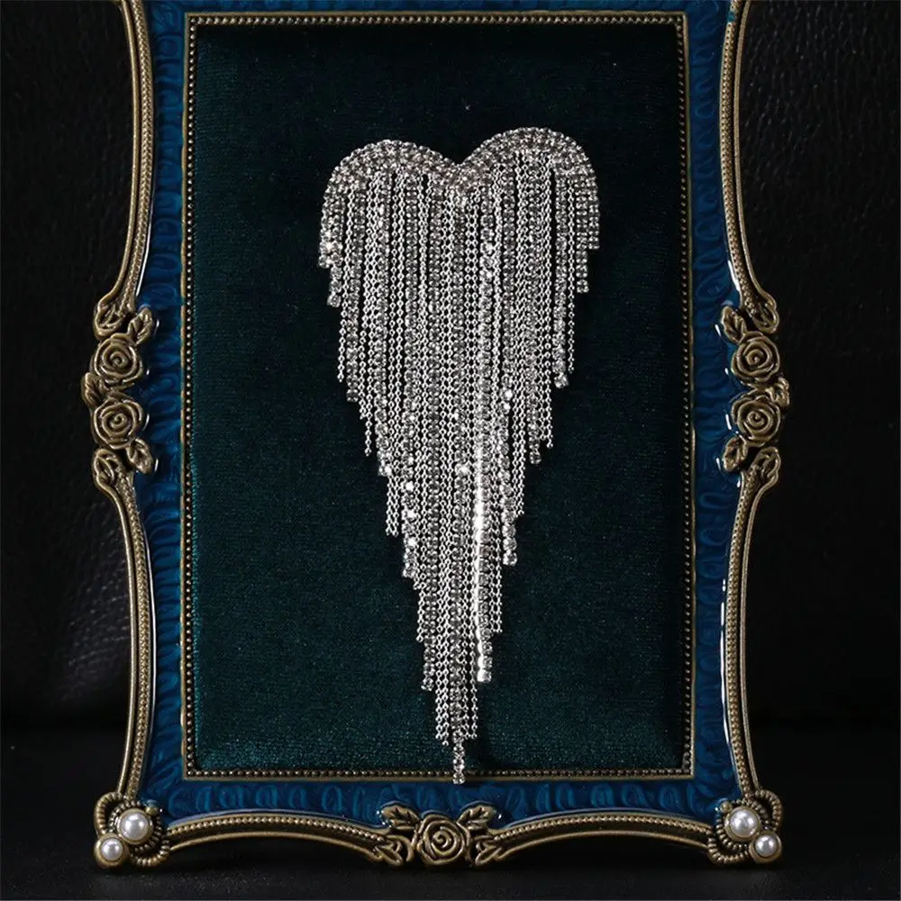 Heart Tassels Brooches for Women Girls Gold Silver Rhinestone Pins Weddings Party Office Brooch Gifts Clothing Accessories