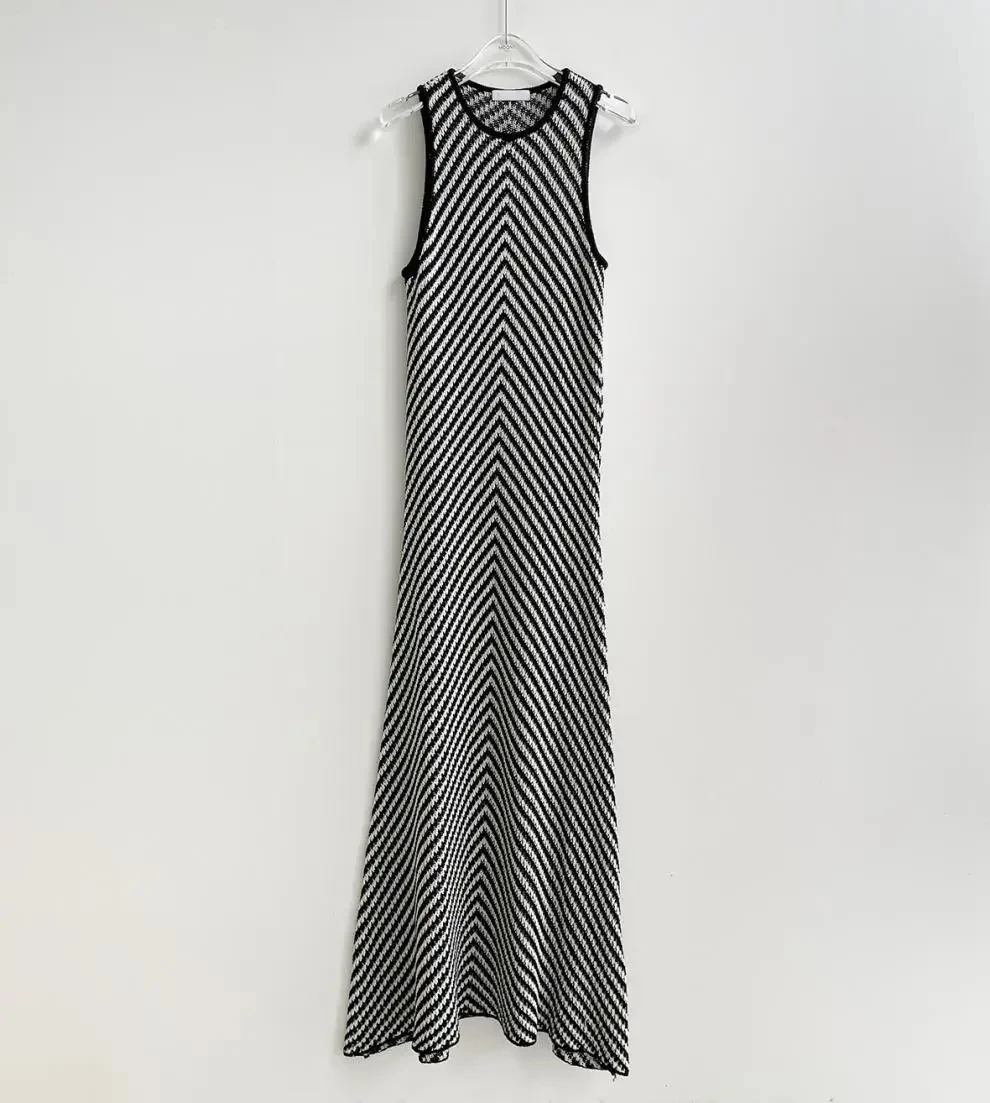 Korean chic early spring round neck striped contrast stitching hip-hugging slim sleeveless knitted dress