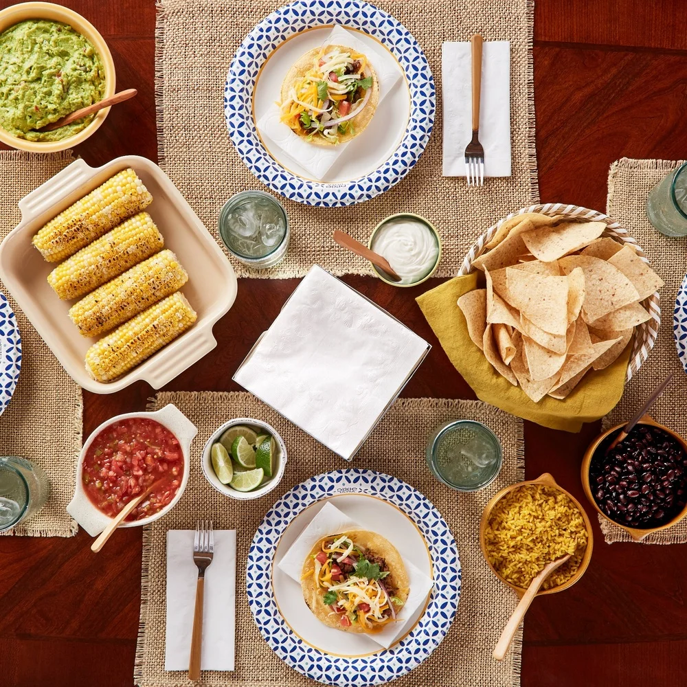 مناديل ورقية يومية مكونة من طبقتين مكونة من 300 قطعة مناديل ماصة ناعمة وناعمة للاستعمال مرة واحدة، تصميم كلاسيكي، وجبات حفلات مثالية