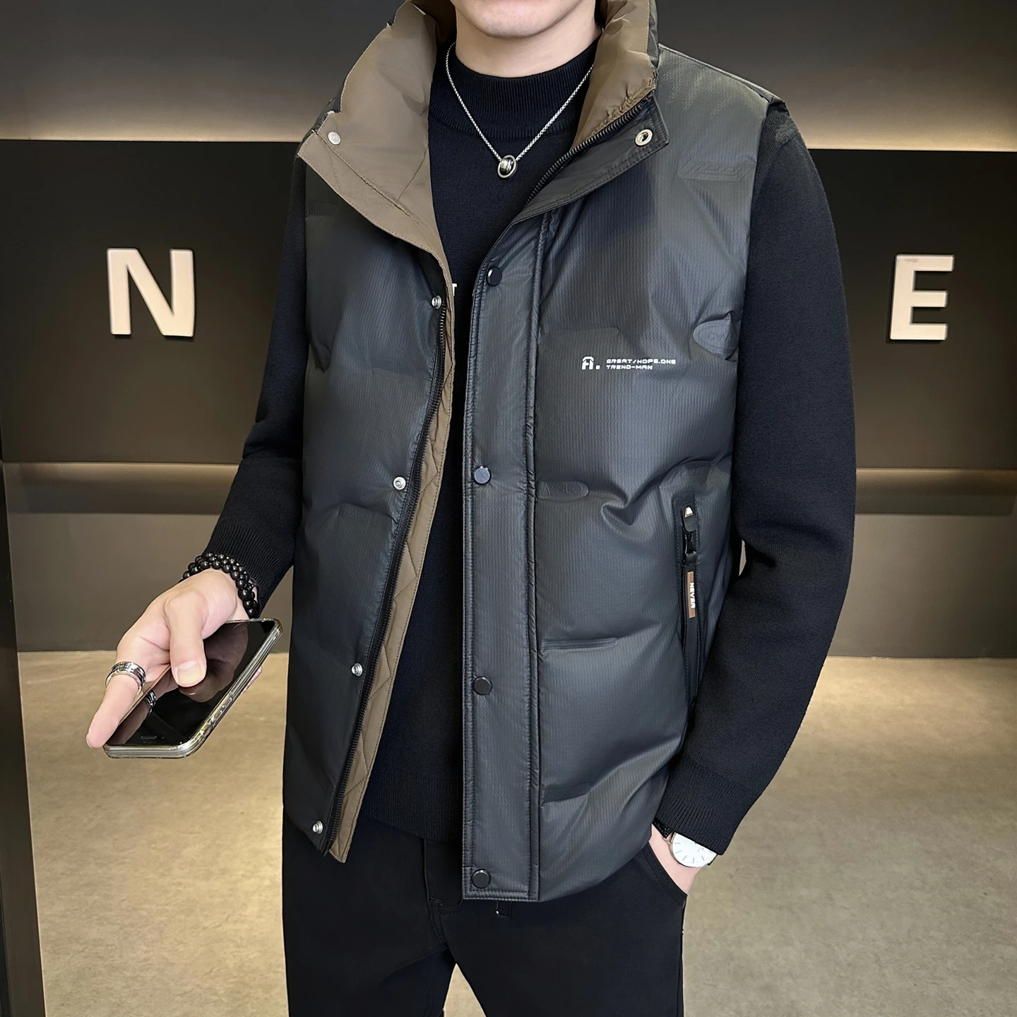 

2025 Winter Men's down Vest Faionable Korean Sle Lightweight Warm Casual High-End Men's Outerwear Polyester Fiber