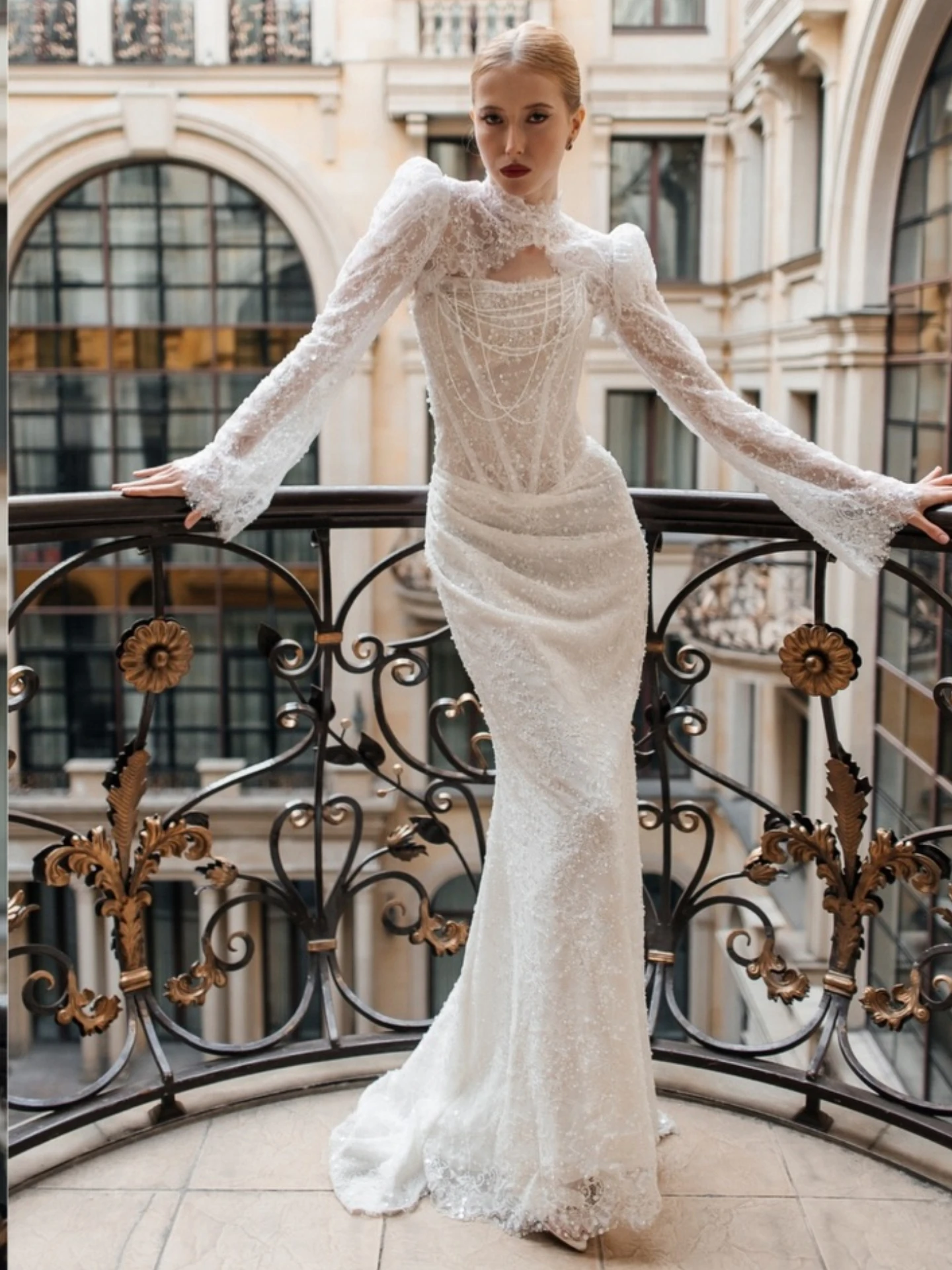 

Customized Luxurious High Neck Lace Long Sleeve Mermaid Wedding Dress Beaded Chain Corset Back Bridal Gown Vestidos De Novia