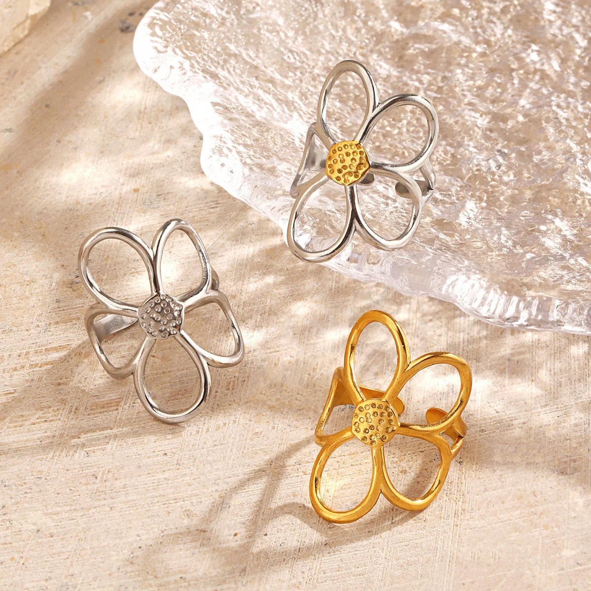 Stainless Steel Hollow Daisy Flower Rings for Women Simple Gold Silver Color Open Ring Anti Allergic Rust Proof Stylish Jewelry