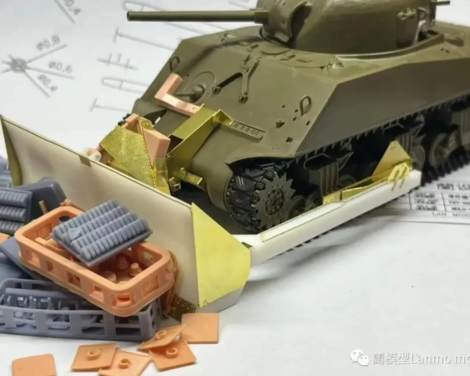 Heavy Hobby LM-35006 SHERMAN TANK M1A1 TYPE DOZER BLADE KIT VVSS