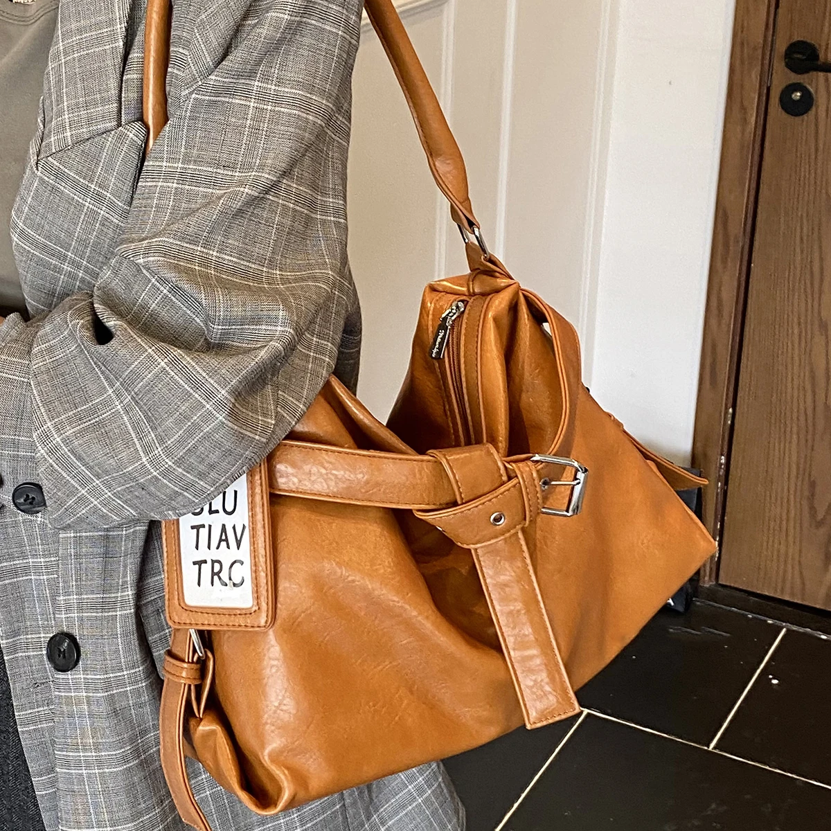 

Retro Pu Tote Bags for Women Solid Leather Shoulder Bags Large Capacity Female Daily Commuting Messenger Packs Lady Handbag