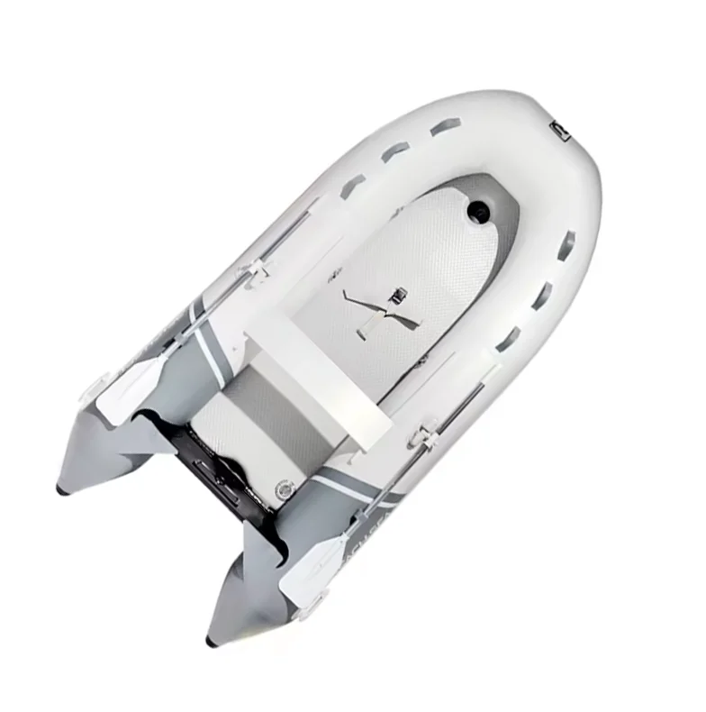 

Надувная лодка из ПВХ для активного отдыха на природе в продаже