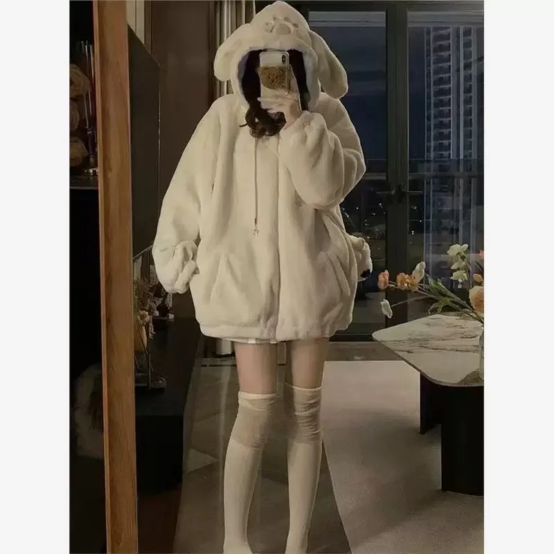 

Женская куртка из овечьей шерсти: бархатистая на ощупь, плюшевая, гладкая, мягкая, шелковистая, с эффектом бархата, элегантная, для женщин