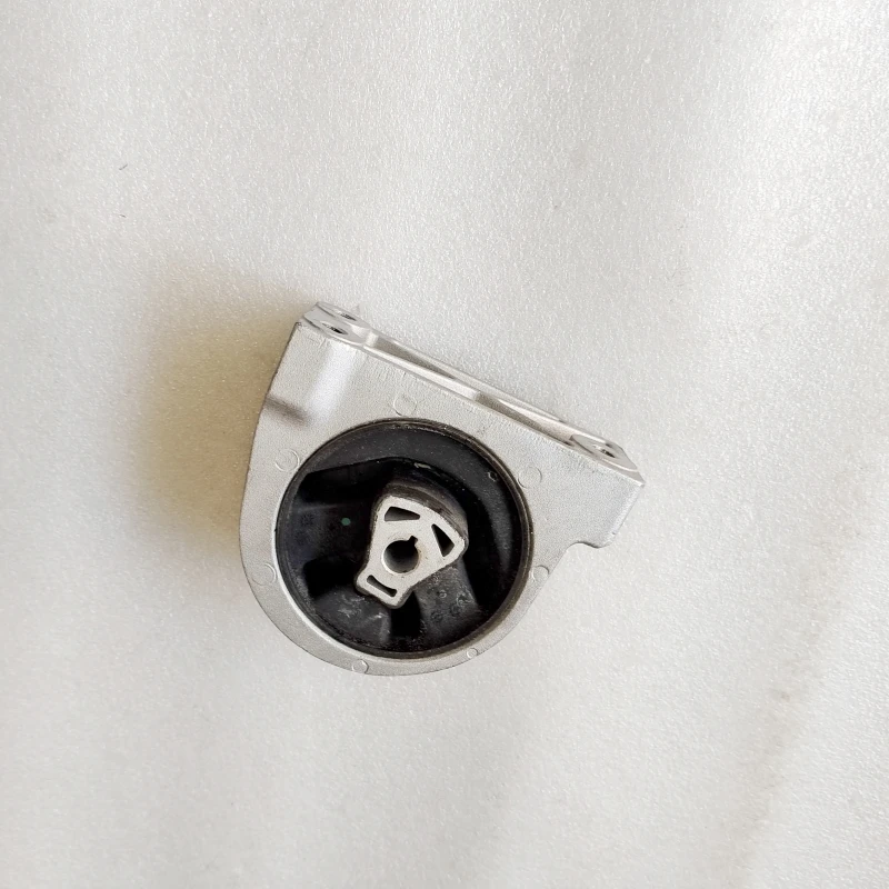 

Крепление двигателя для GEELY GC9 BORUI 15-17 1,8 T/2,4