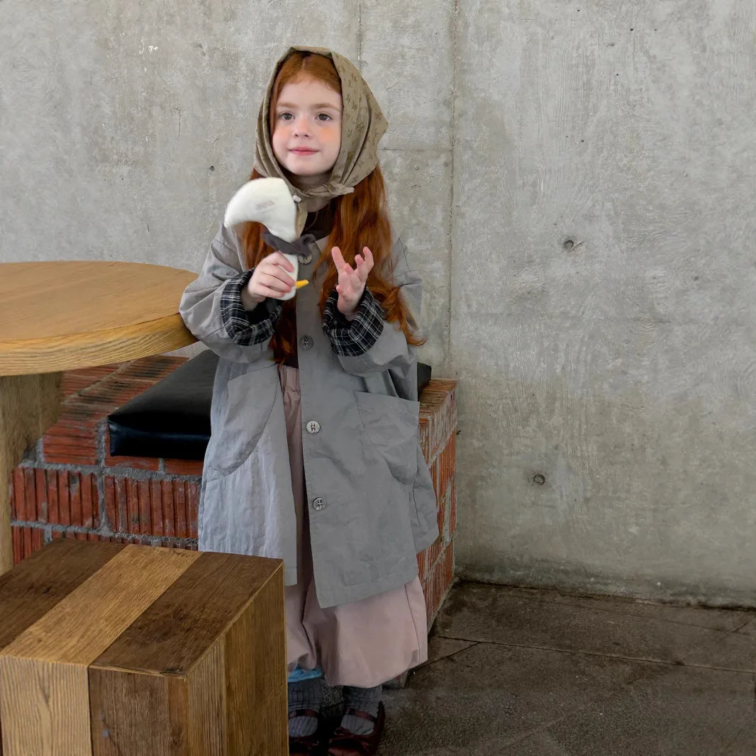 

The New Girls' Long Trench Coat Jacket For Autumn 2025 Is Fashionable And Understated