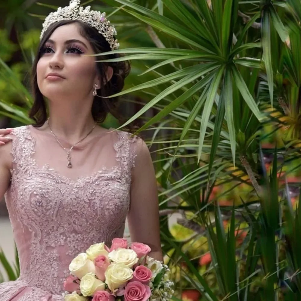 فستان Quinceanera بحمالات رفيعة وردية ، ترتر كلاسيكي ، فستان حفلات برقبة شفافة ، أنيق ، فستان حفلة مصنوع خصيصًا ، فاخر