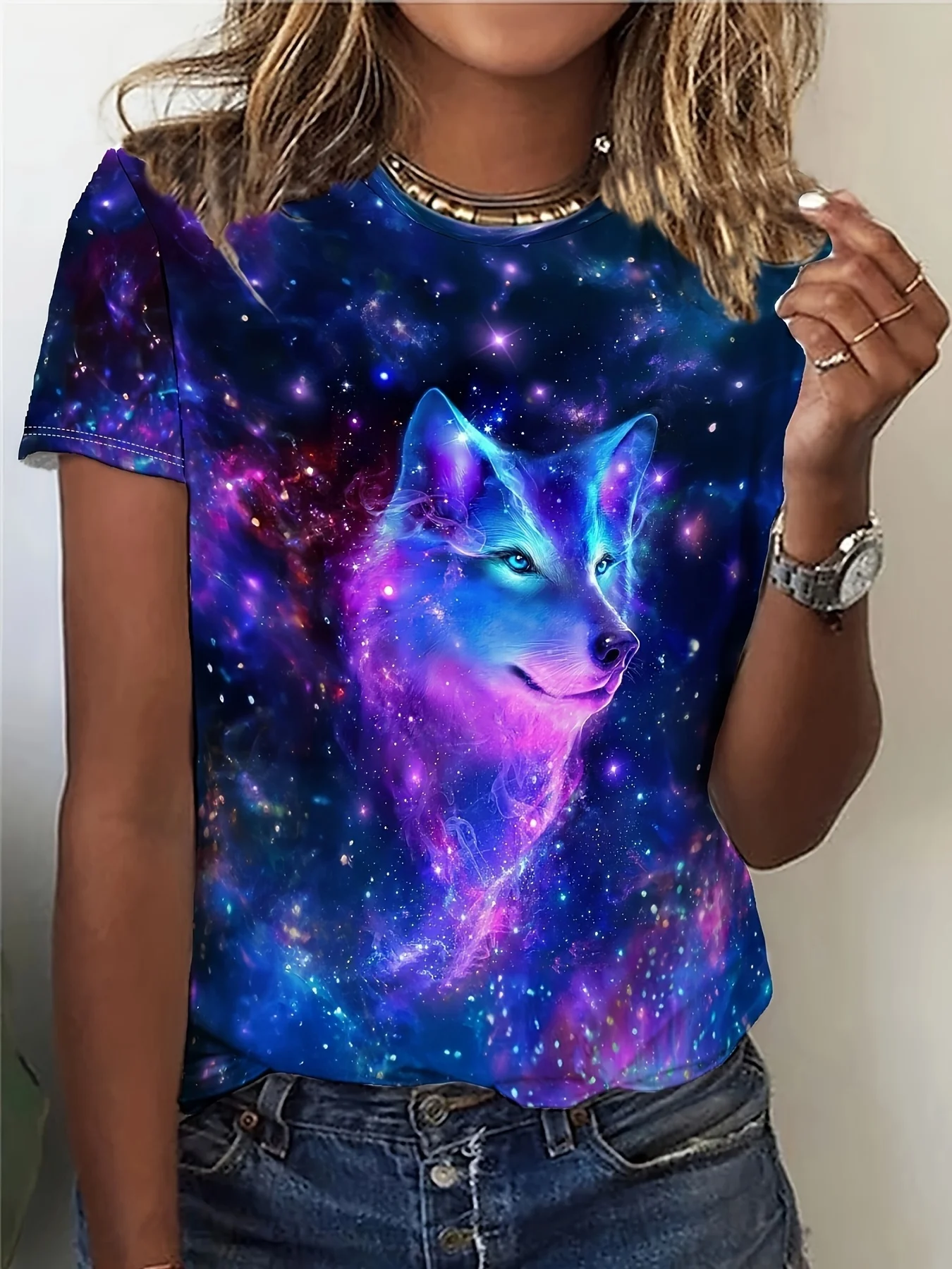 T-shirt pour femme Deep Blue - Motif loup cosmique et galaxie, design animalier mystique et étoilé pour