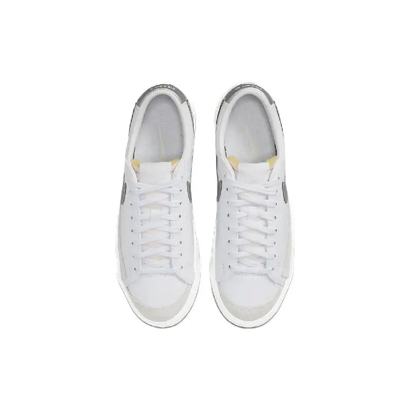 Женские кроссовки Nike Blazer Low 77, белые, металлические, серебристые