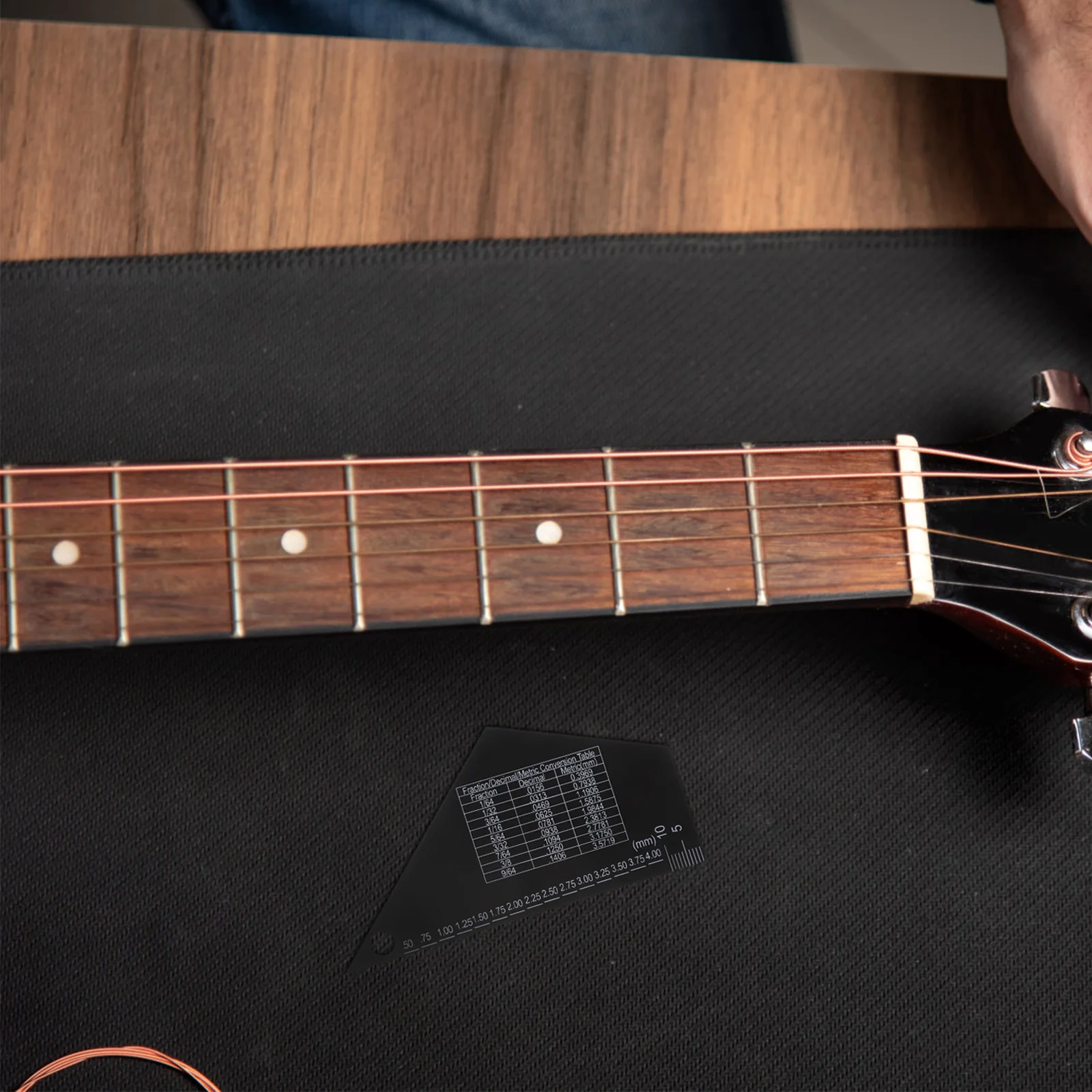 

Guitar Fret Rocker Black Metal Leveling Tool String Spacing Ruler for Professional Fretboard Calibration Guitar Maintenance