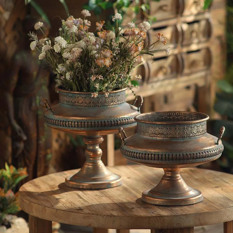 Morocco antique carved vase ornament B & B hotel old metal handicrafts wedding shooting props