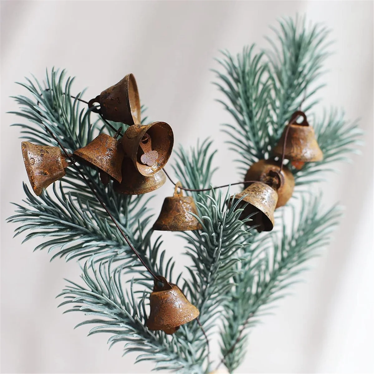 50 ชิ้น Mini Jingle Bells, ระฆังคริสต์มาส, สําหรับหัตถกรรมพวงหรีดหัตถกรรมระฆัง, วันหยุดตกแต่งบ้านระฆัง (สนิม 1 นิ้ว)