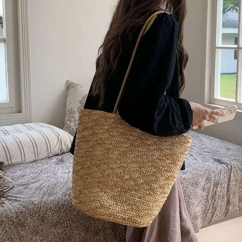 

TRSYPHXM French retro large capacity grass bag solid color vacation beach bag natural straw grass woven shoulder bag tote bag