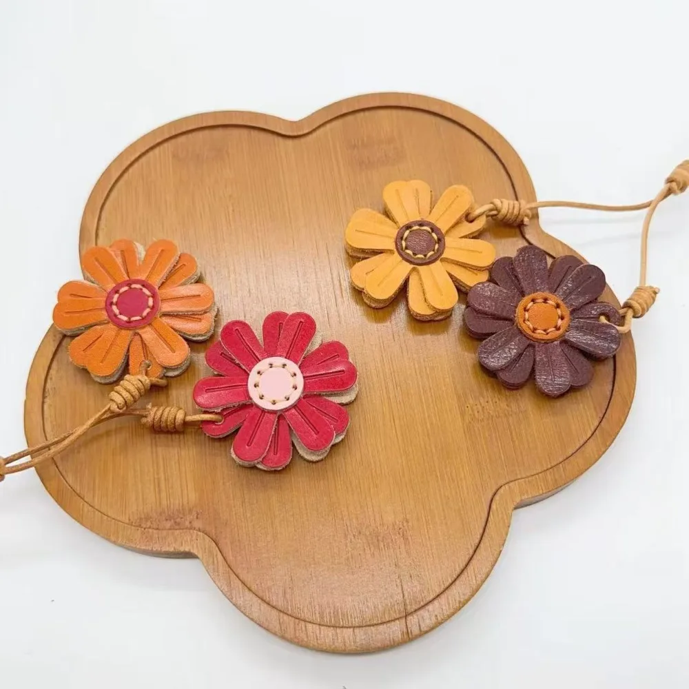 Genuine Top Grain Leather Daisy Bag Charm, Handmade Double-Sided Leather Bag Ornament, Cute Cartoon Car Pendant Gifts for women